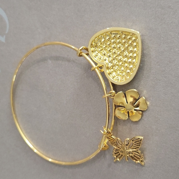 ****SOLD**** Gold Plated adjustable Charm Bangle with 3 Charm - Picture 2 of 8